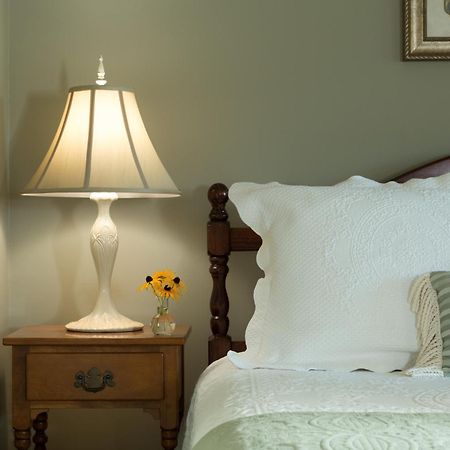 Inn At Pleasant Lake New London Bilik gambar